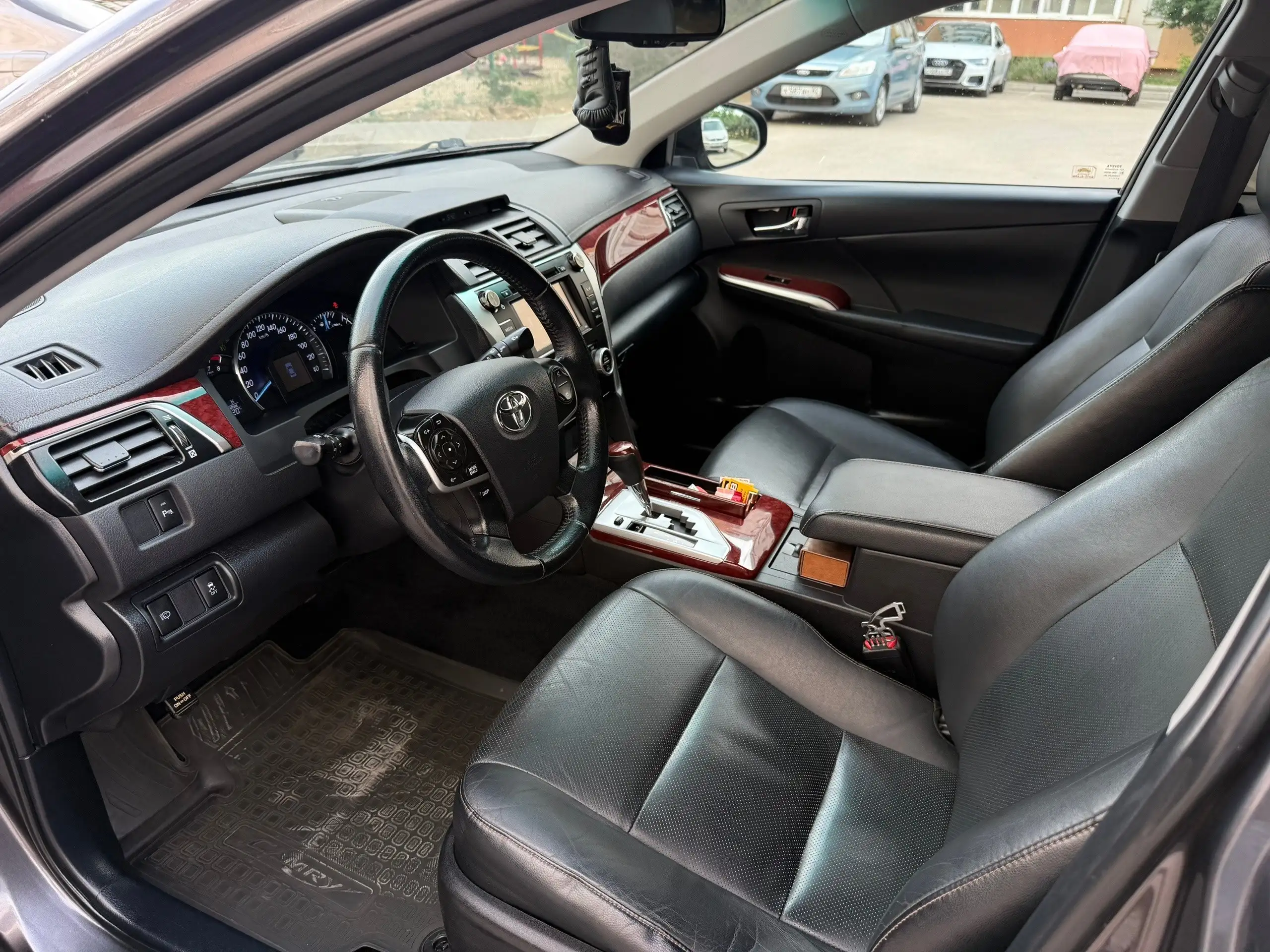 Toyota 2.5 2012 - Авто в Симферополь