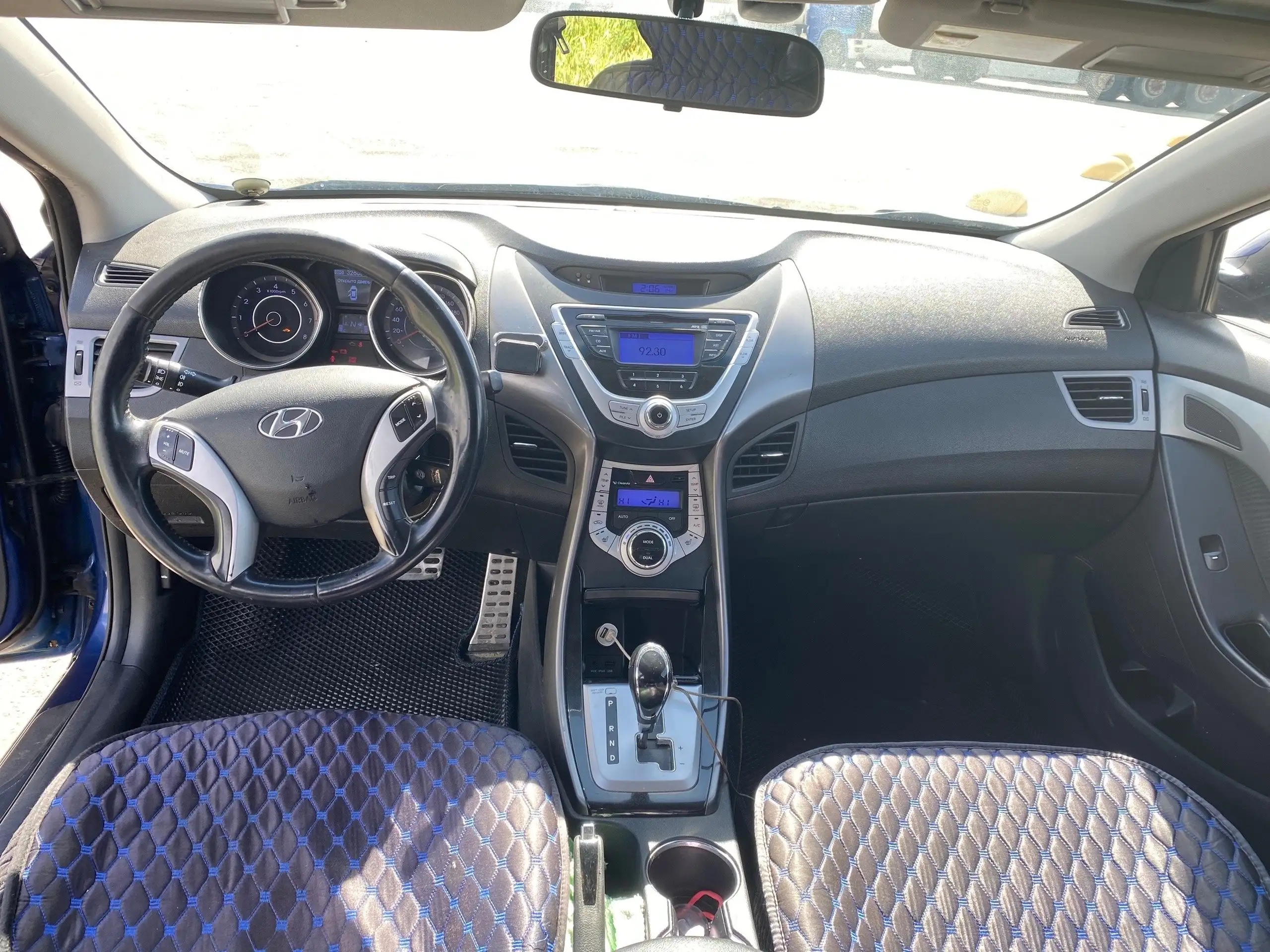 Hyundai Elantra 1.6 AT 2012 - Легковые автомобили (Авто) в Симферополь