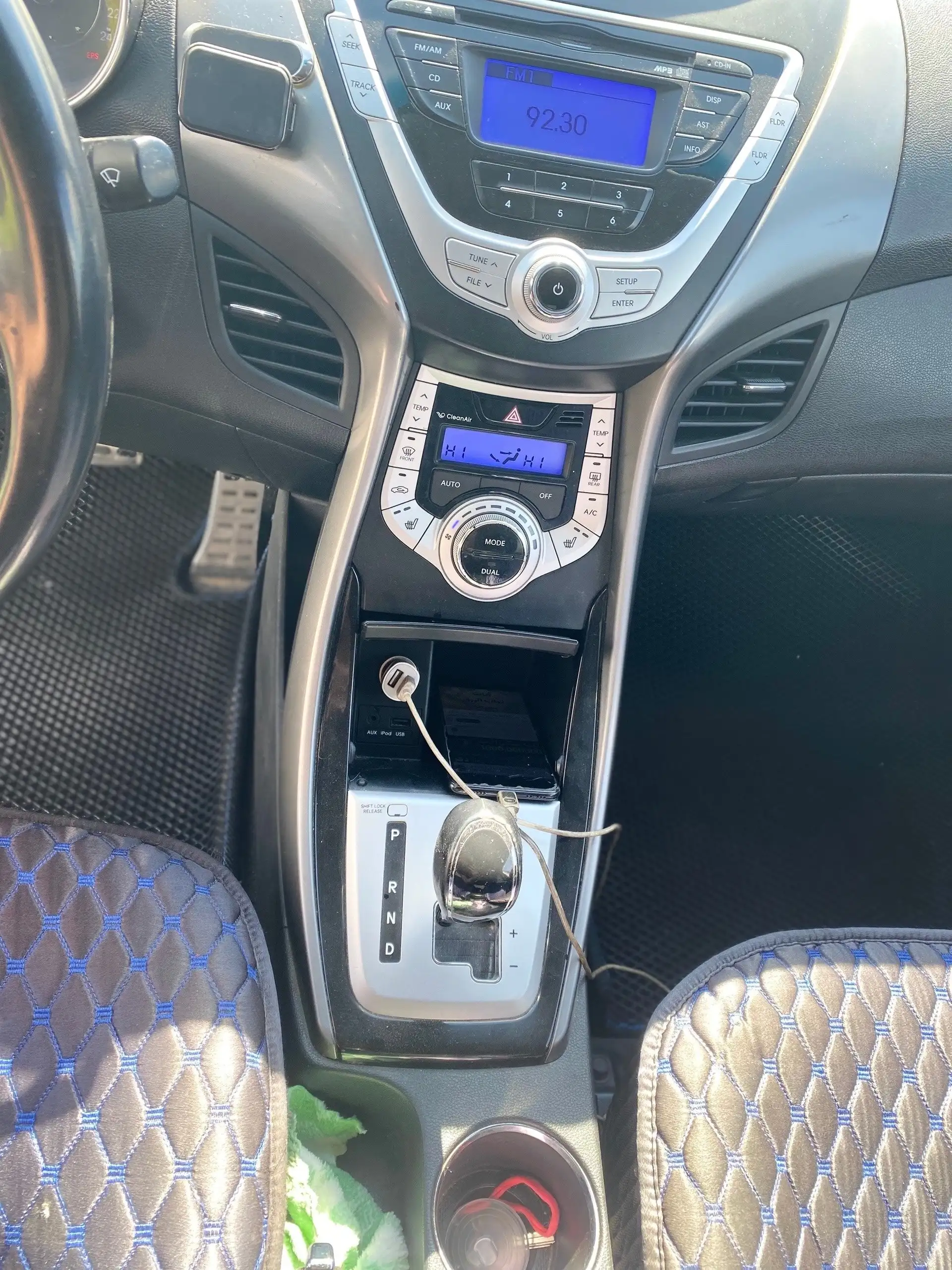 Hyundai Elantra 1.6 AT 2012 - Легковые автомобили (Авто) в Симферополь