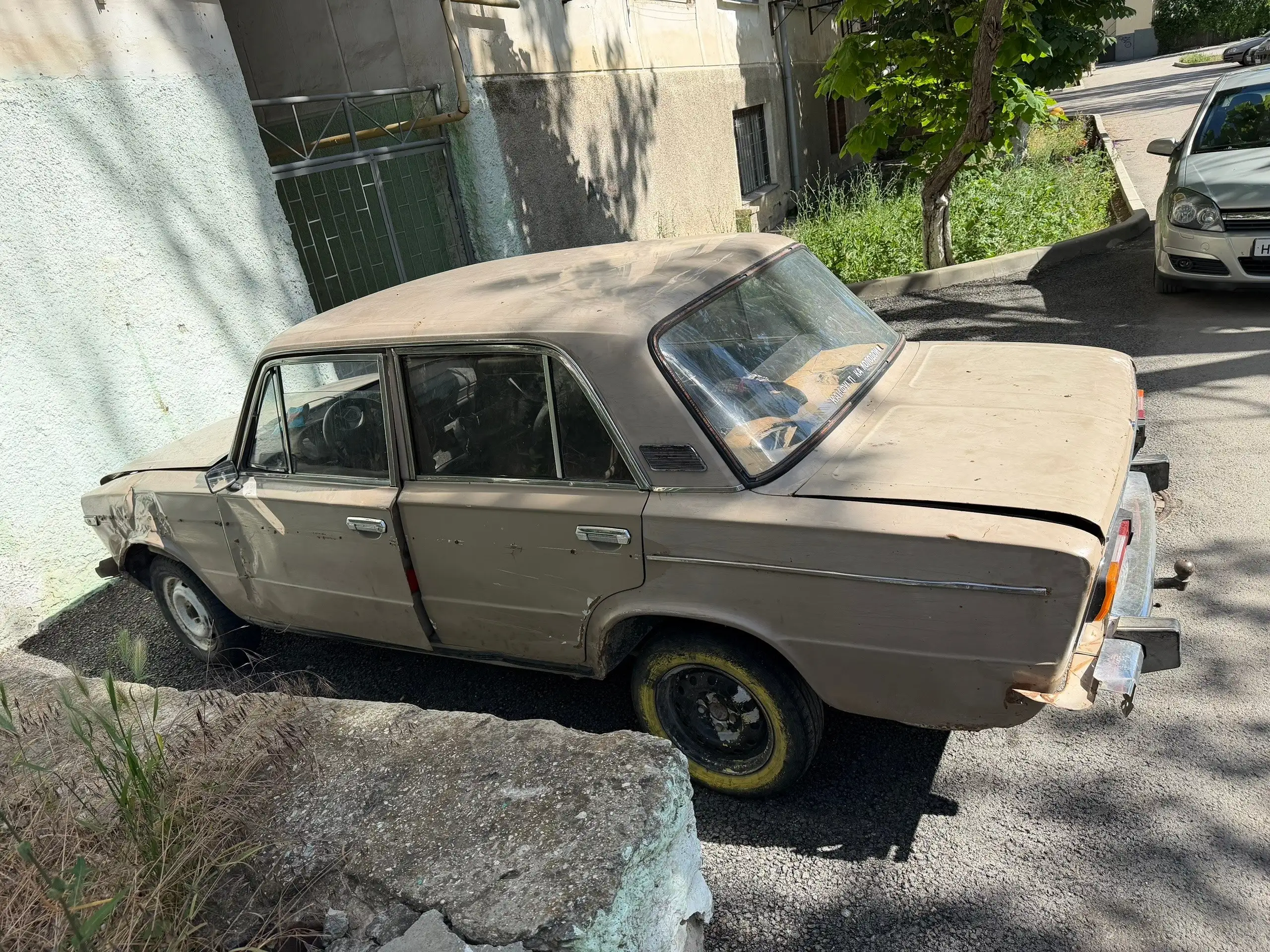 Продам ВАЗ 2106 на запчасти - Запчасти (Авто) в Феодосия