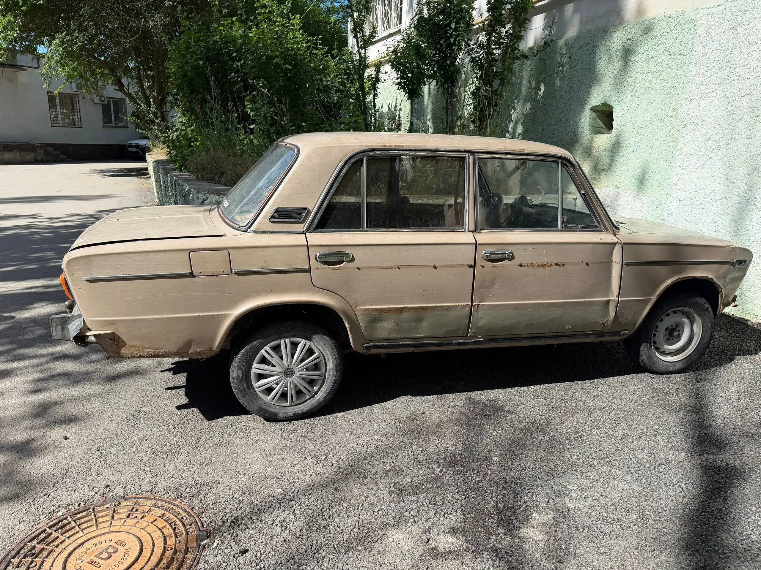 Продам ВАЗ 2106 на запчасти - Запчасти (Авто) в Феодосия