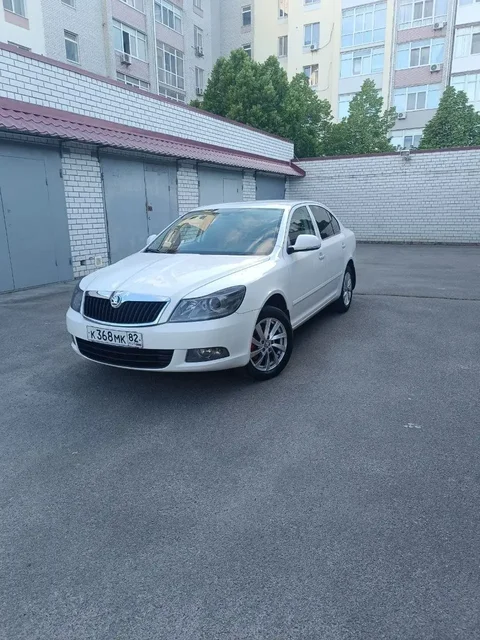 Skoda Octavia 2012, 1.8 turbo, механика - Авто в Севастополь