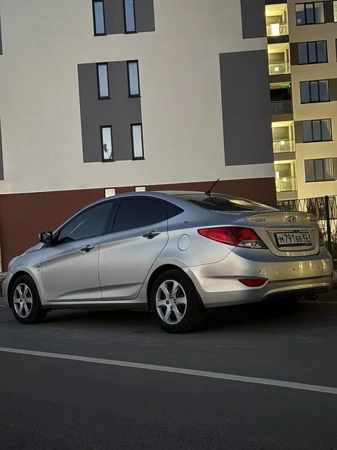 Hyundai Solaris 2011 года в отличном состоянии - Шины, диски и колёса в Симферополь