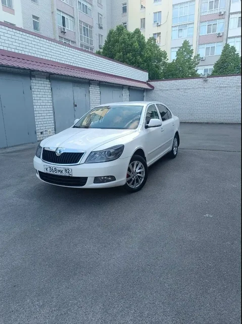 Skoda Octavia 2012, 1.8 турбо, механика - Легковые автомобили в Севастополь
