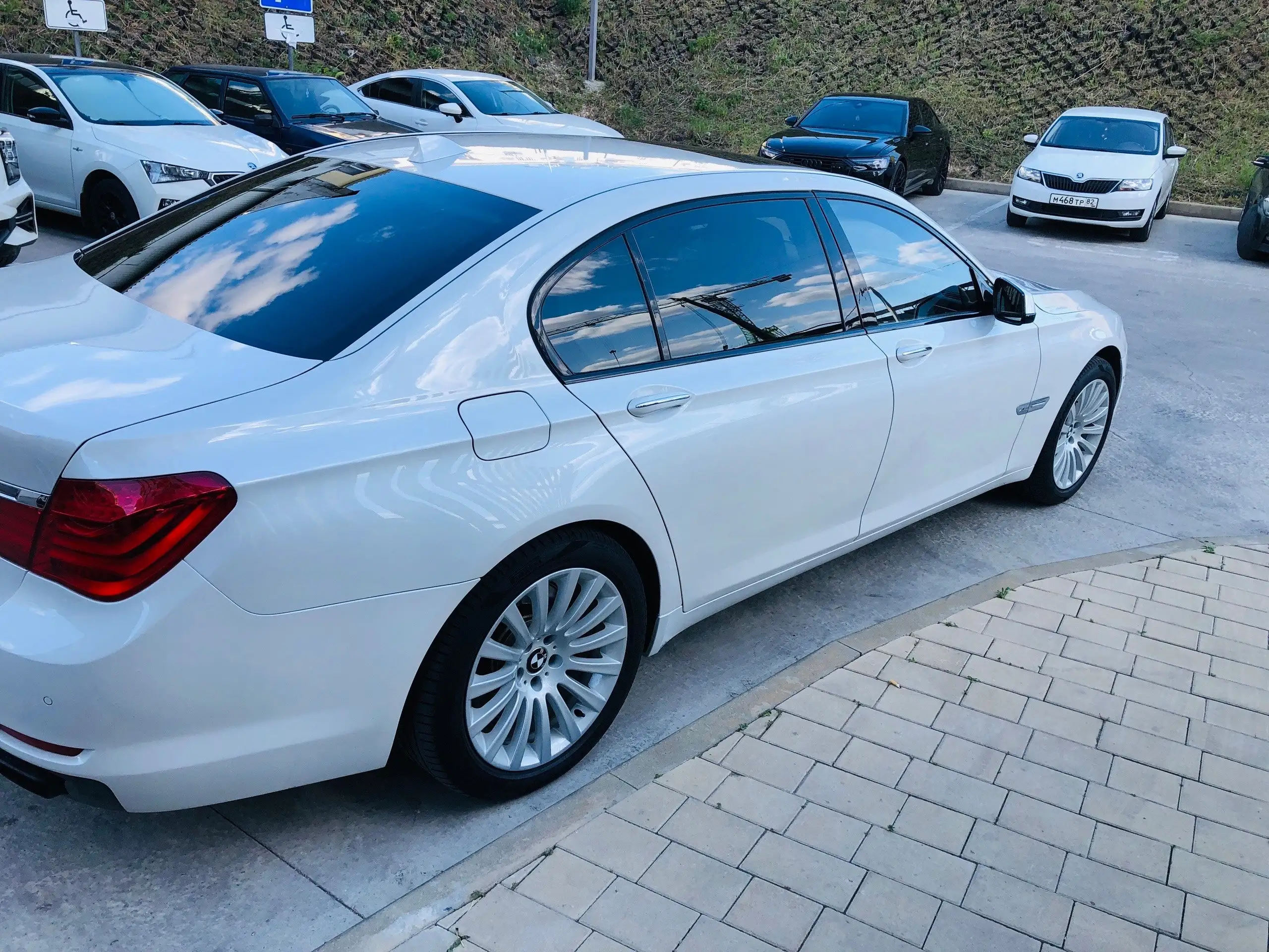 БМВ 750i Long 2011 - Легковые автомобили (Авто) в Симферополь