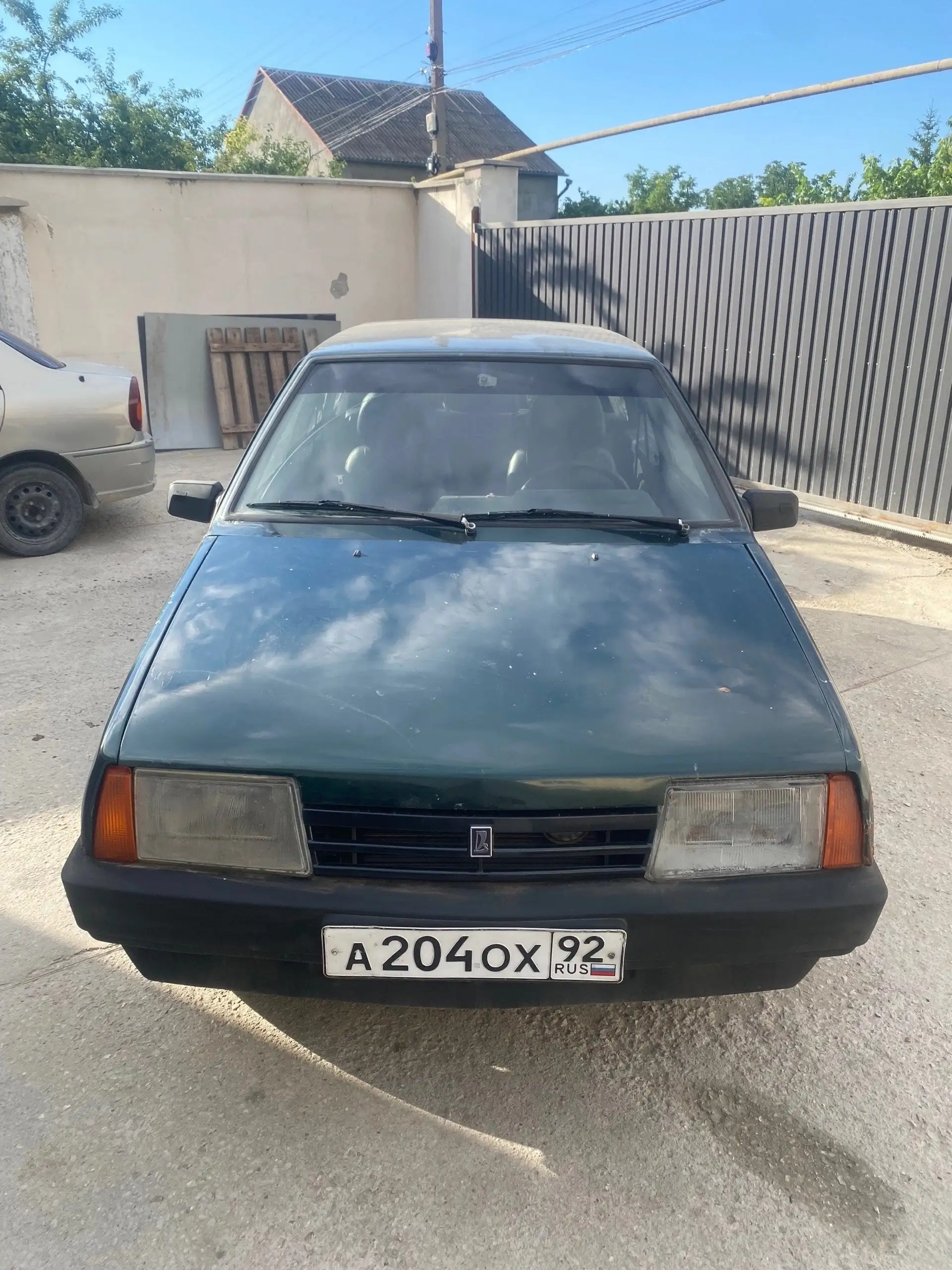 Автомобиль 2004 года, инжектор, не гнилой - Авто в Симферополь