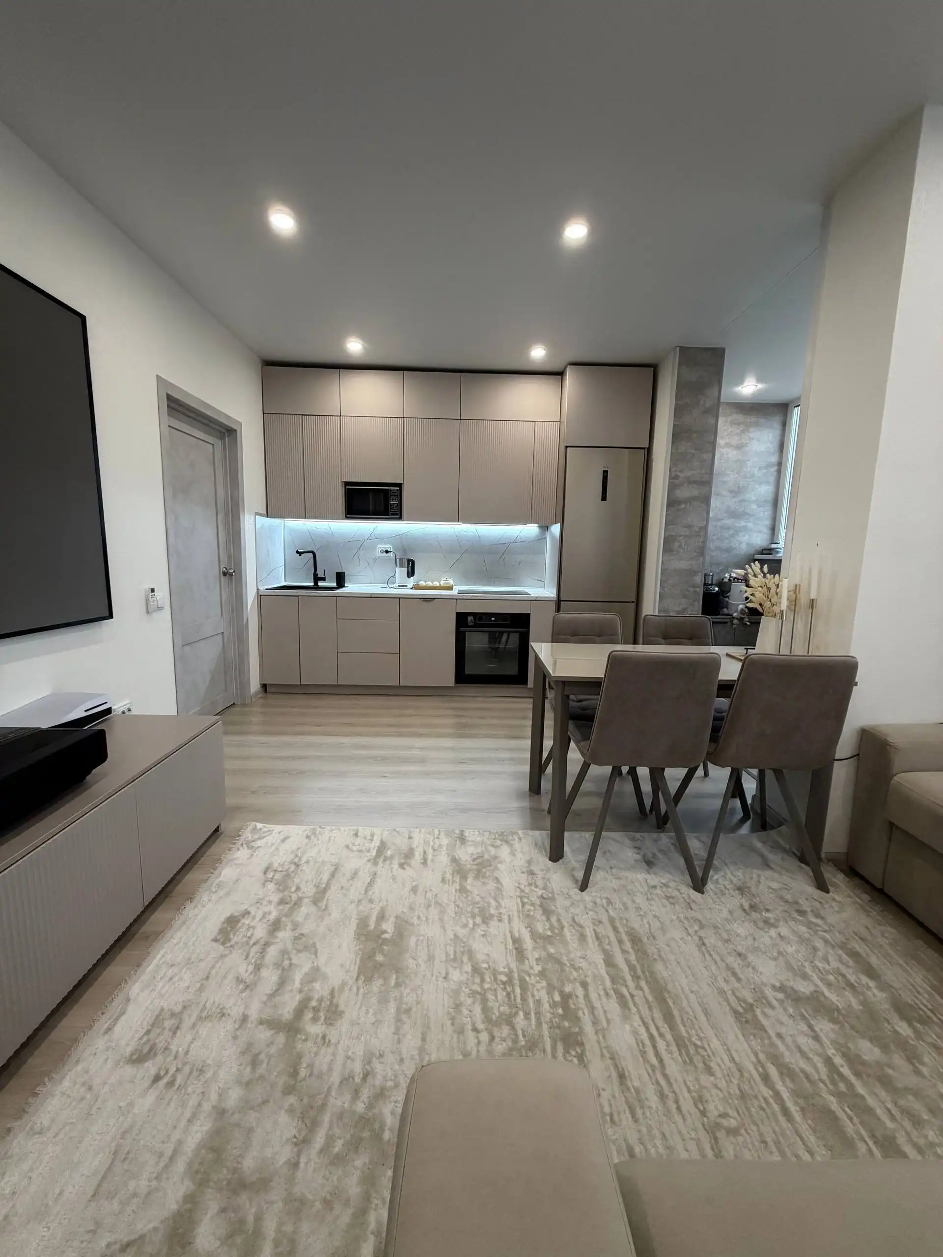 Продажа евро 3-комнатной квартиры