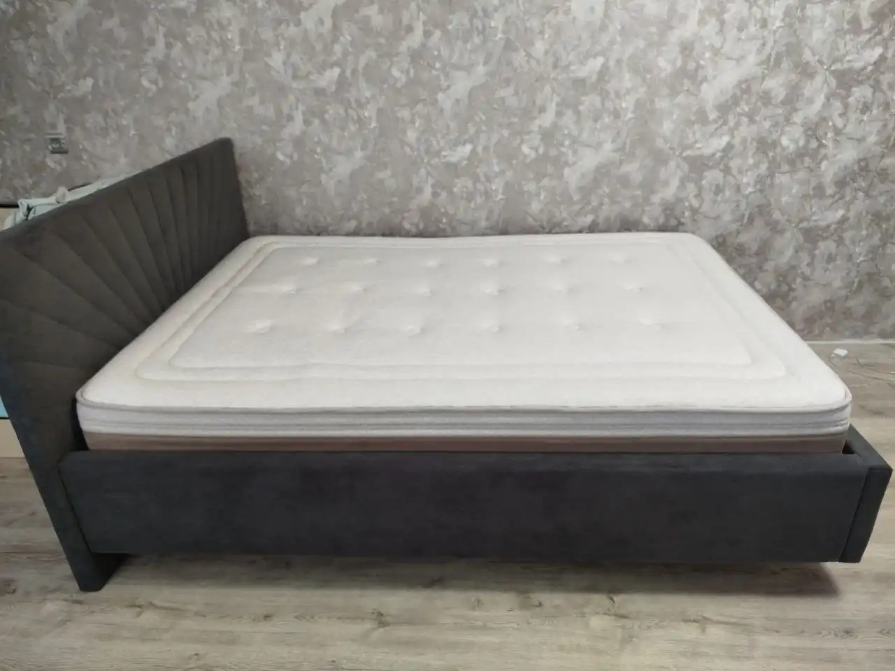 Продам новую кровать с ортопедическим матрасом - Мебель (Для дома и дачи) в Ульяновск