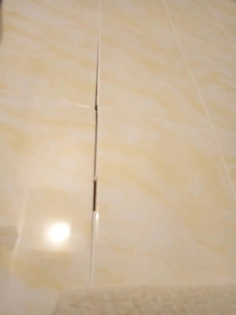 Помощь с приклеиванием плитки в ванной - Ремонтные работы (Услуги) в Ульяновск