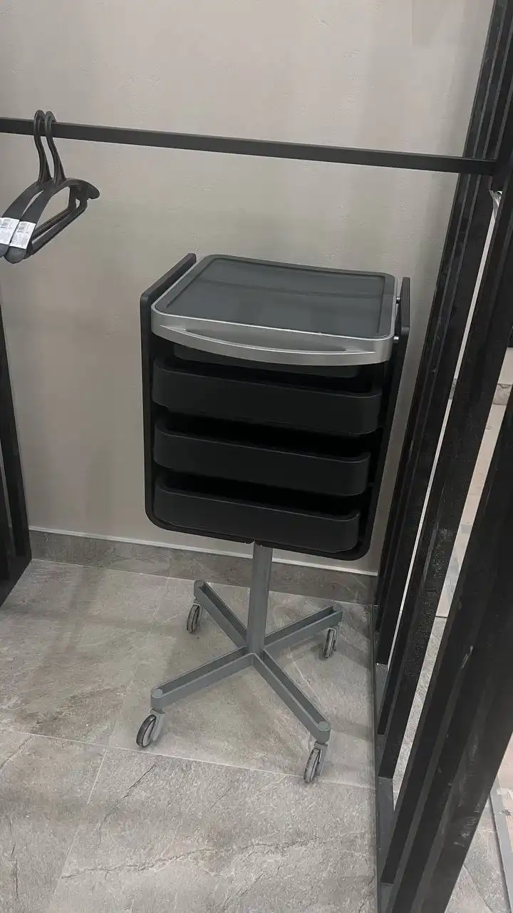 Продам парикмахерскую тележку Wellaboy - Парикмахерское оборудование (Готовый бизнес и оборудование) в Ульяновск