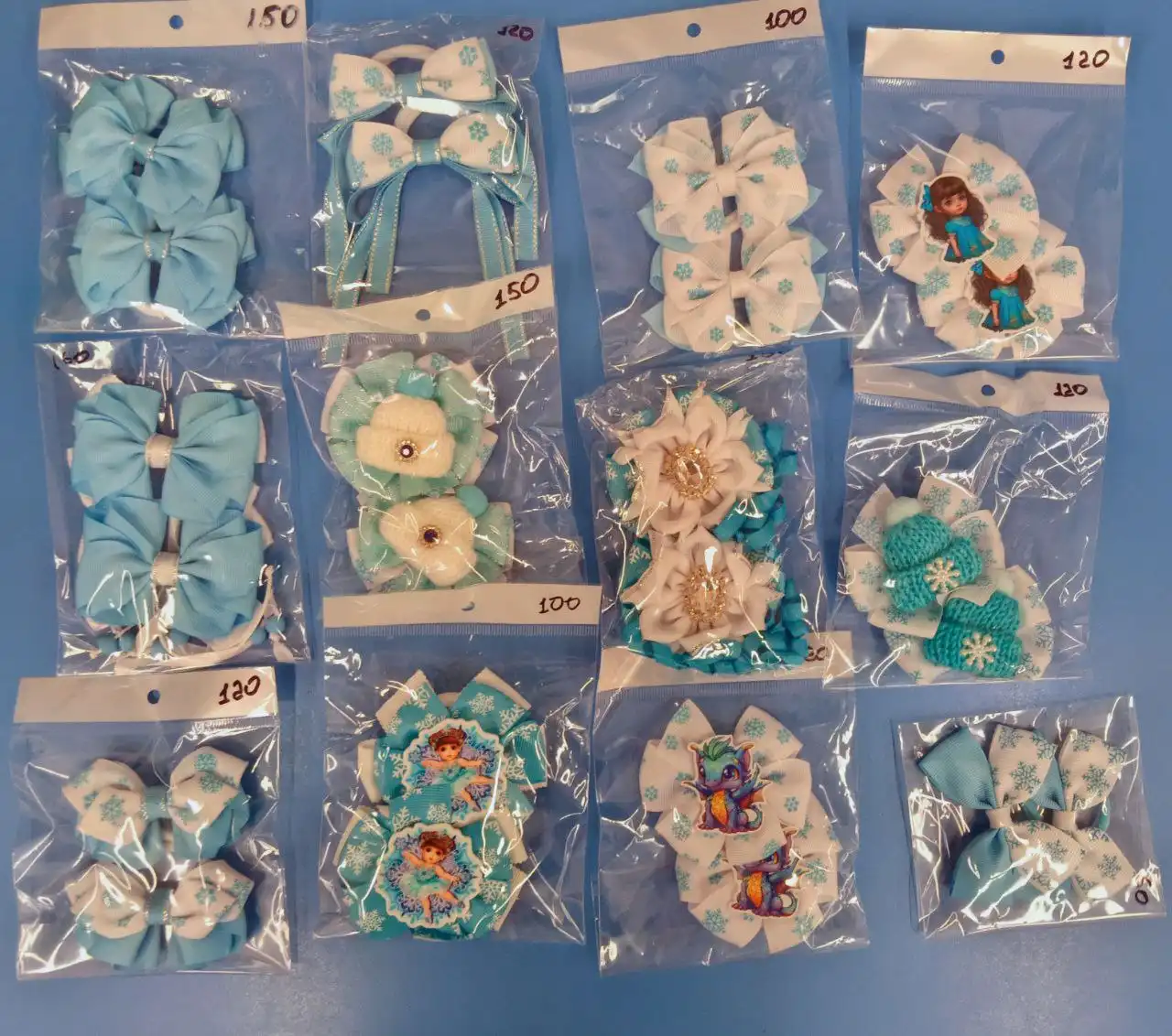 Новогодние бантики ручной работы