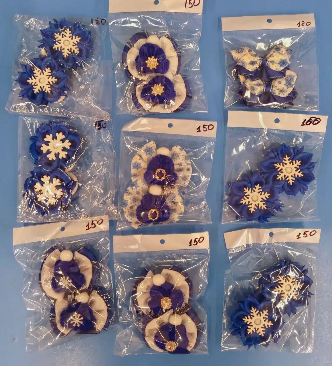 Новогодние бантики ручной работы