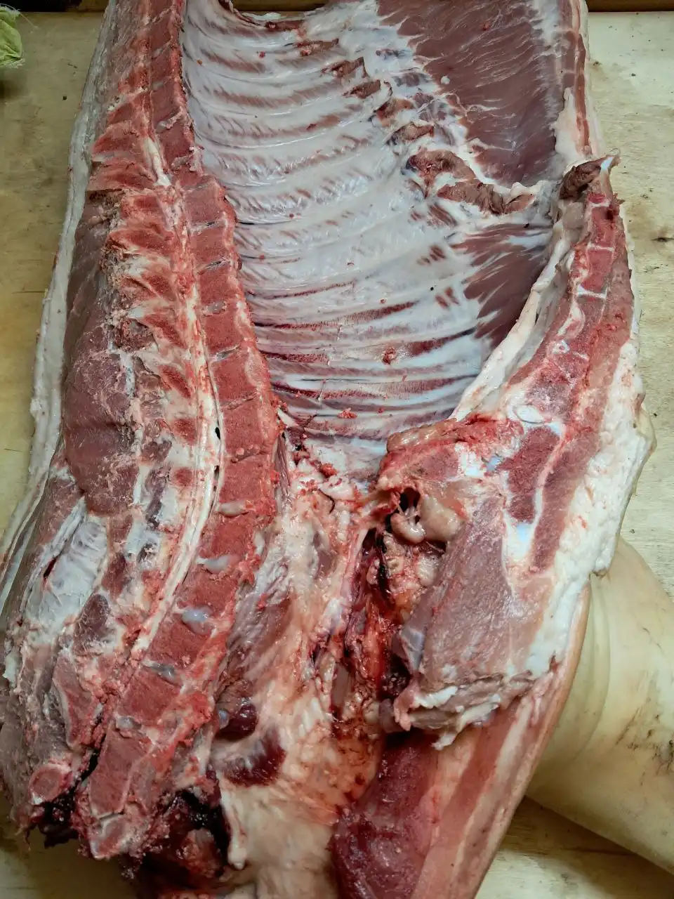 Продажа свинины четвертинками с доставкой