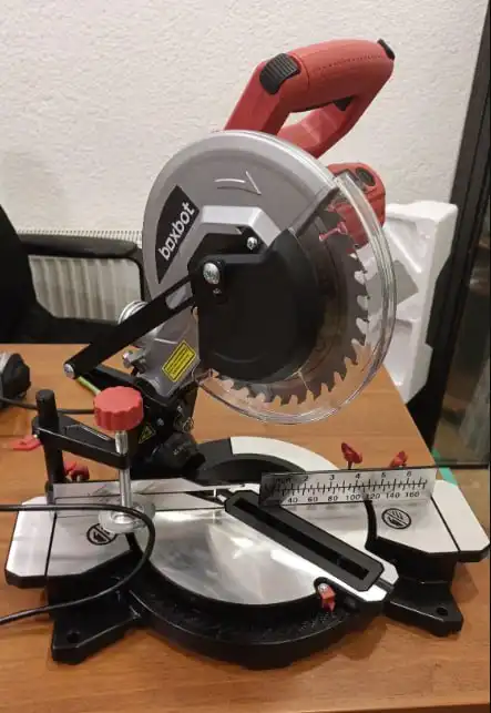 Торцовочная пила Boxbot для укладки ламината и плинтусов - Электроинструменты (Барахолка) в Чебоксары