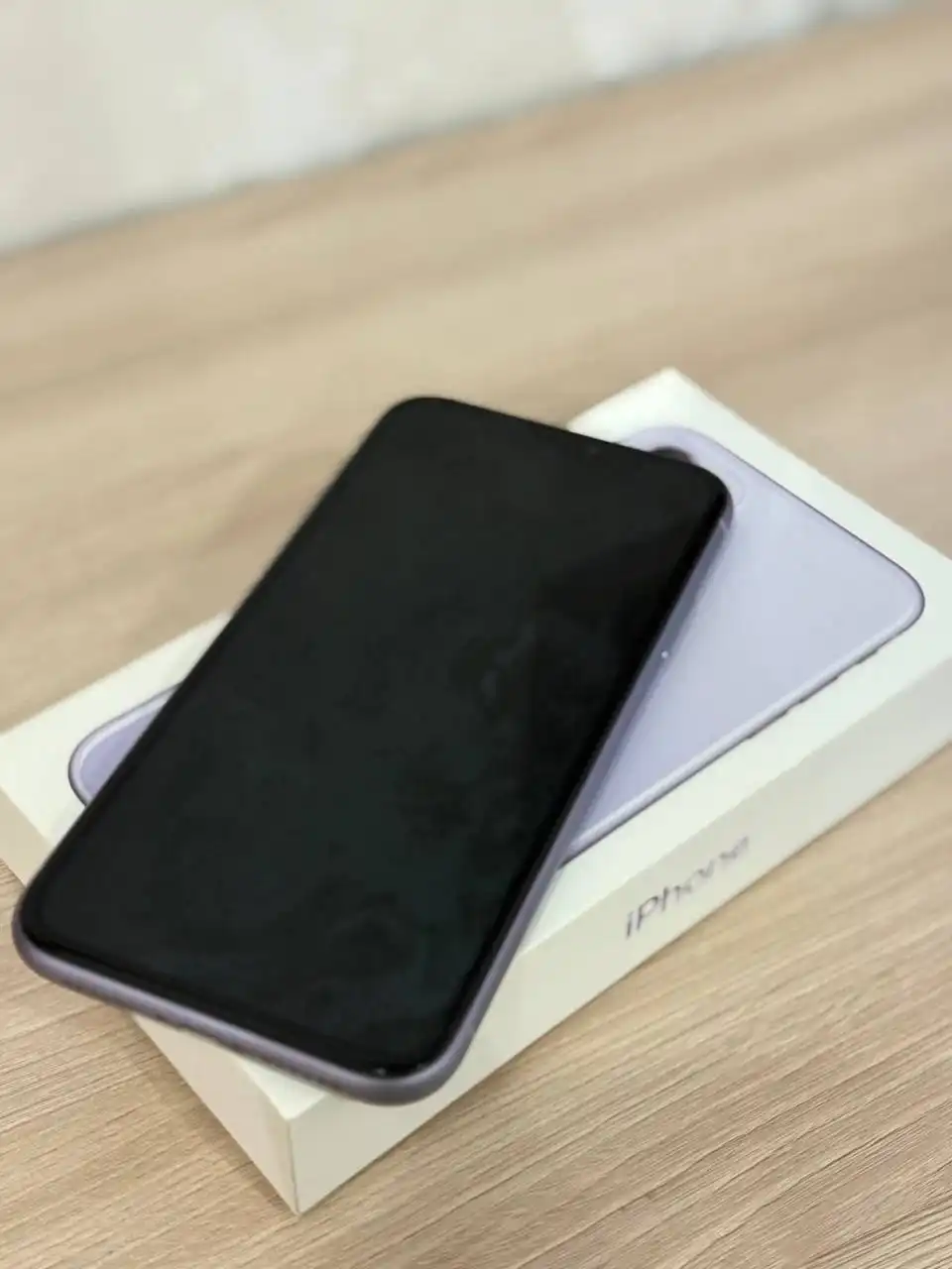 Продам айфон 11 и чехлы на айфон 15 плюс