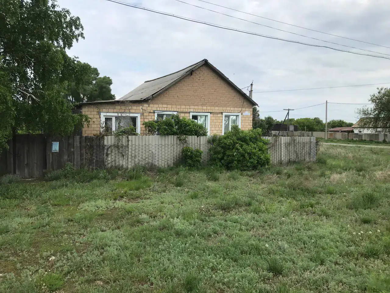 Продаётся уютный дом в центре с. Новопавловка