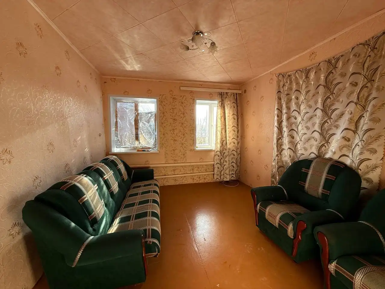 Продаётся уютный дом в центре с. Новопавловка