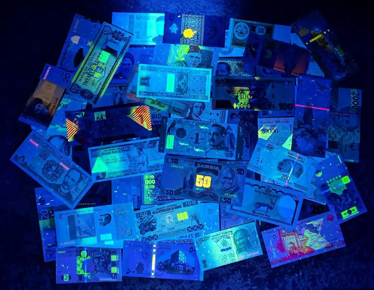 Продам коллекционные банкноты разных стран мира