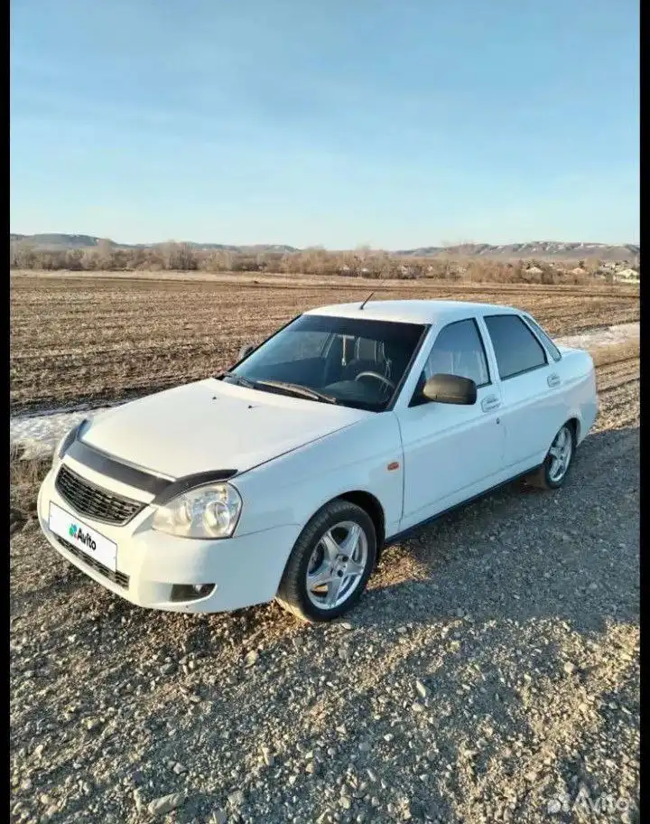 Продам Приору 2011г-люкс