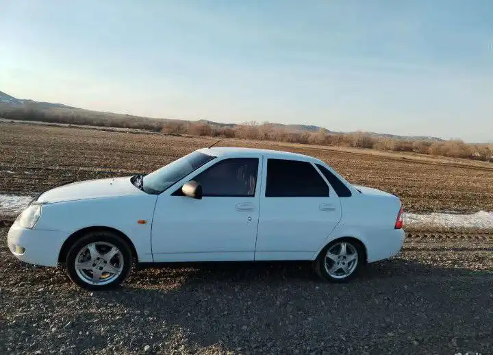 Продам Приору 2011г-люкс