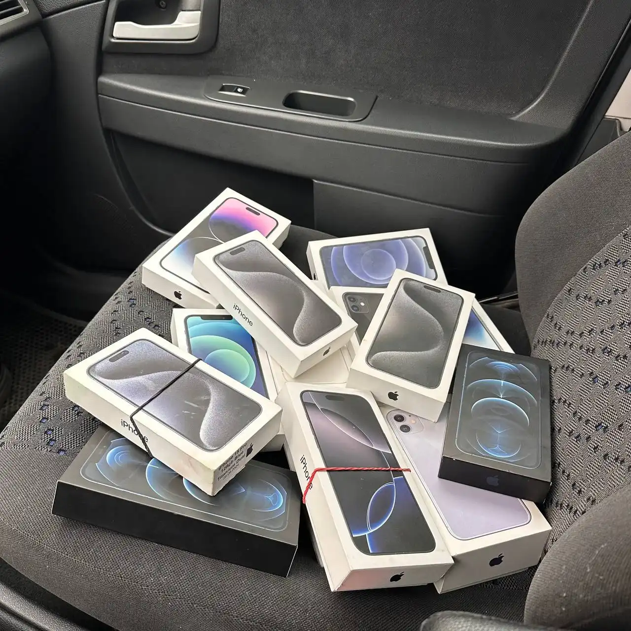 Актуальное наличие iPhone - Смартфоны и телефоны (Электроника) в Оренбург