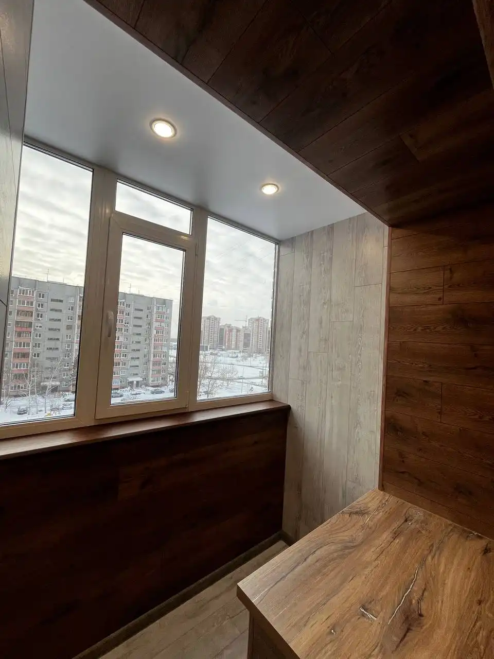 Отделка балконов и лоджий под ключ с качественными окнами и встроенной мебелью - Ремонт и отделка (Услуги) в Оренбург