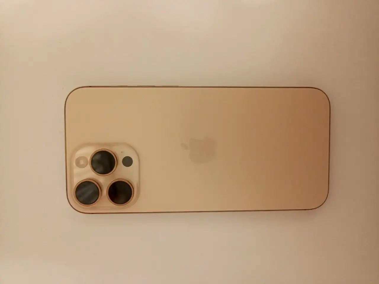 Продажа iPhone 16 Pro Max 256 ГБ золотистый - Смартфоны и телефоны (Электроника) в Оренбург