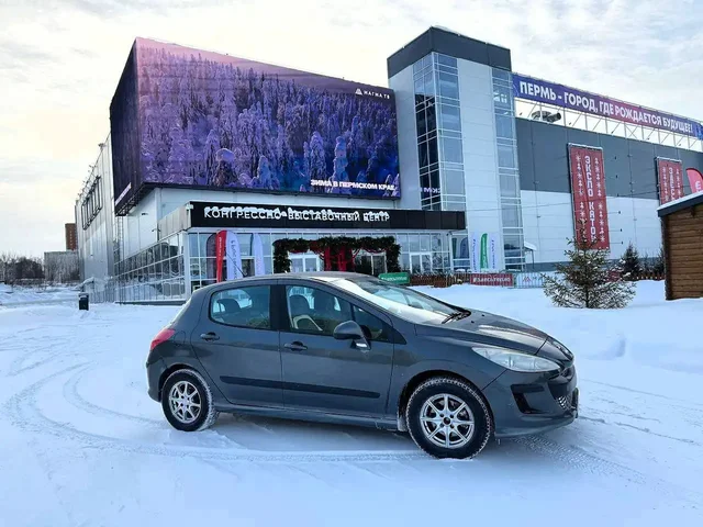 Продаётся Peugeot 308 1.6 MT 2010 года - Шины и диски в Пермь