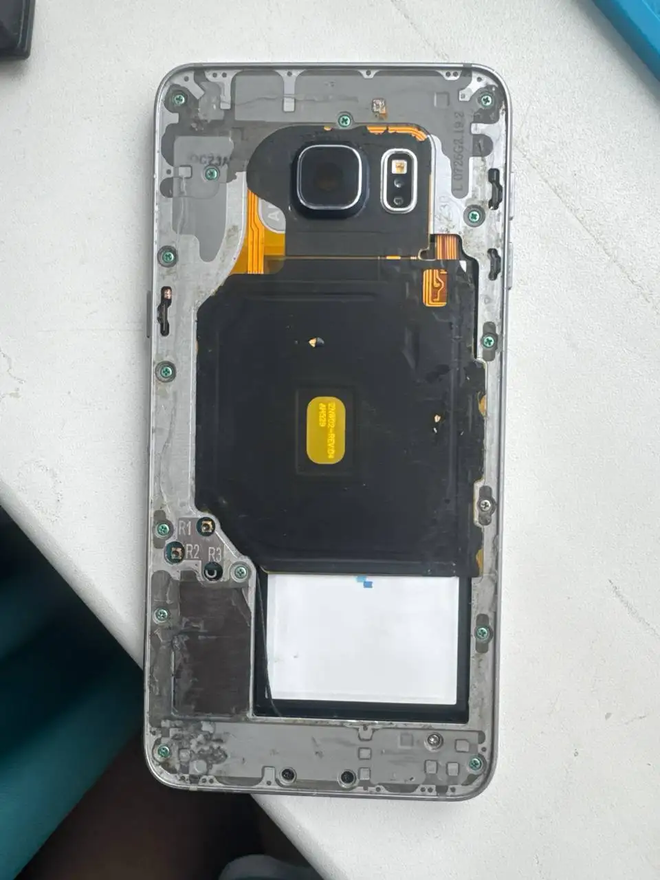 Samsung Galaxy S6 Edge с дефектом экрана - Смартфоны и телефоны (Электроника) в Оренбург