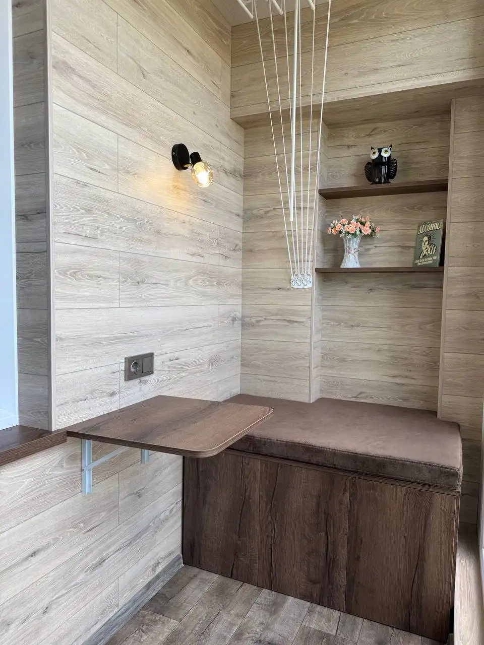 Отделка балконов и лоджий с окнами и встроенной мебелью - Ремонт и отделка (Услуги) в Оренбург