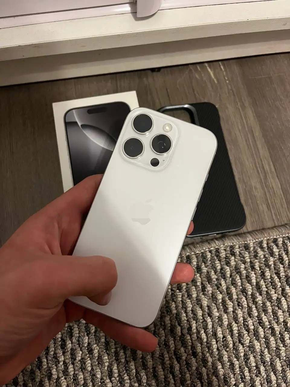 Продажа iPhone 16 Pro Silver 128 gb - Смартфоны (Электроника) в Оренбург