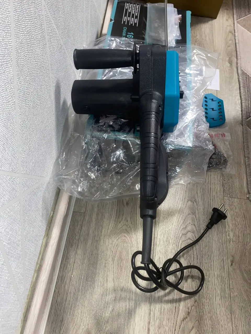 Электропила большая новая с шиной 40 см - Электроинструменты (Барахолка) в Оренбург