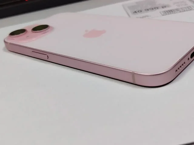 Продам iPhone 15 с чеком - Power bank в Оренбург