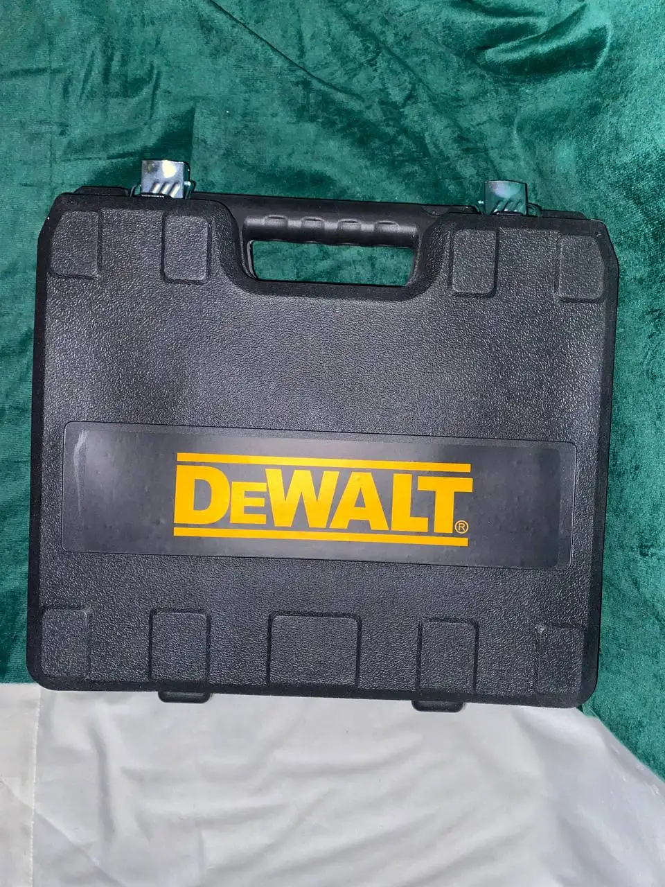 Новый Большой набор DeWalt для дома или машины - Барахолка в Оренбург