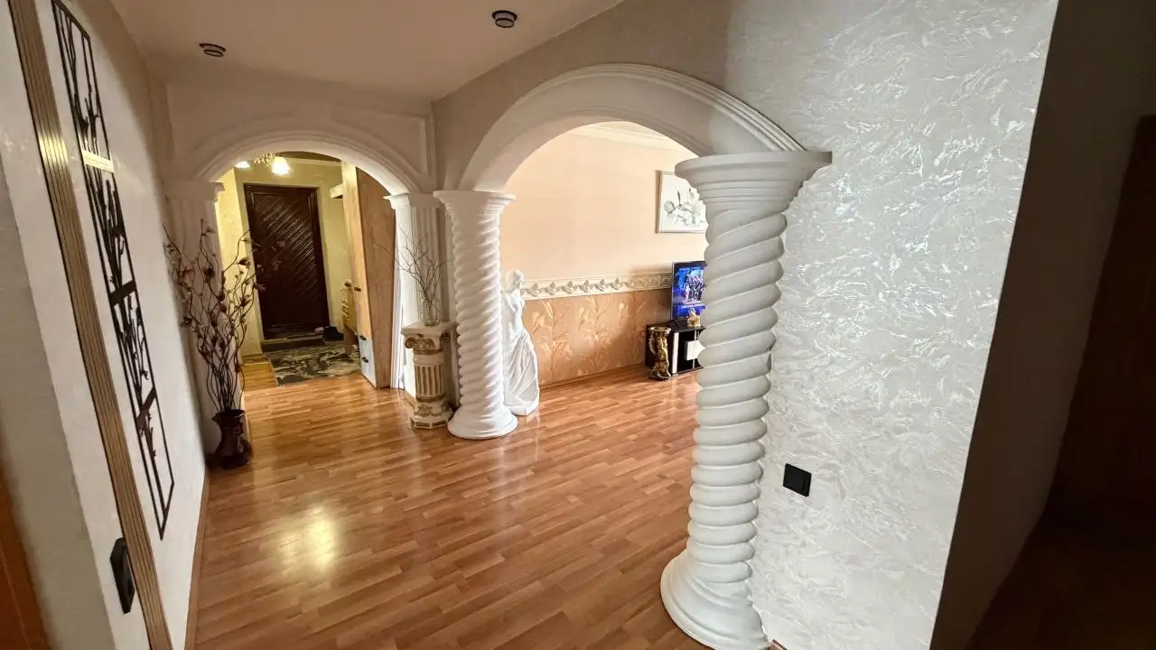 Продажа 3-комнатной квартиры 77.8 кв.м в п. Саракташ - Квартиры (Недвижимость) в Саракташ