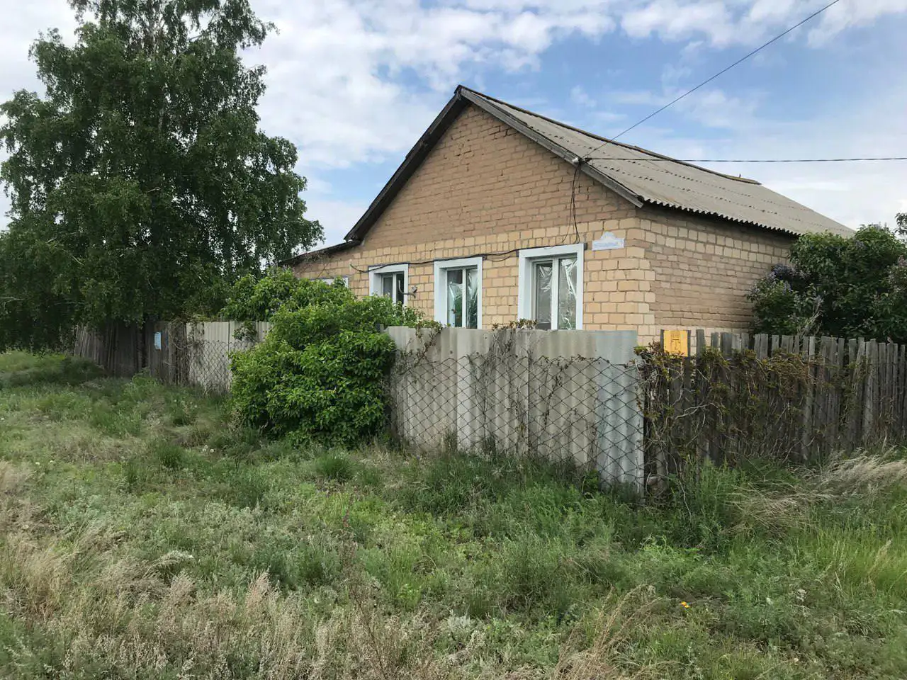 Продаётся уютный дом в центре с. Новопавловка - Дома (Недвижимость) в Новопавловка