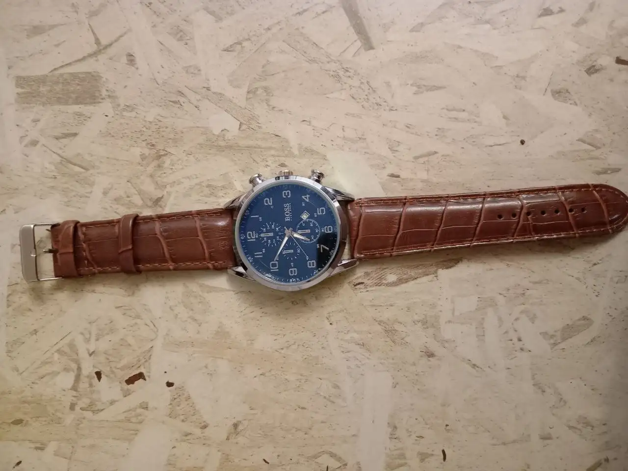 Продажа часов и кроссовок - Барахолка в Оренбург