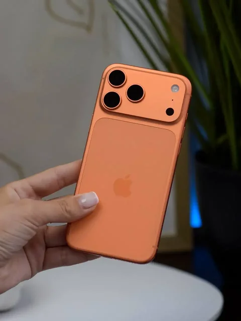 iPhone 17 Pro Cosmic Orange 256Gb - Игры и консоли в Братск