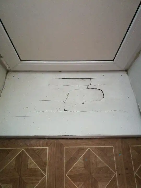 Замена балконного порога на ламинат