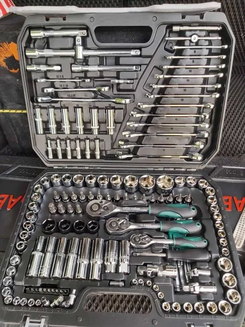 Продам новый набор инструментов 151 предмет - частное объявление в Усть-Кут