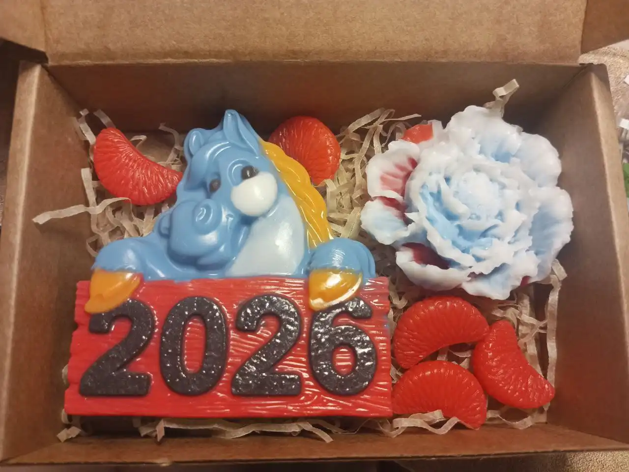 Подарочные наборы новогоднего мыла и сувениры ручной работы