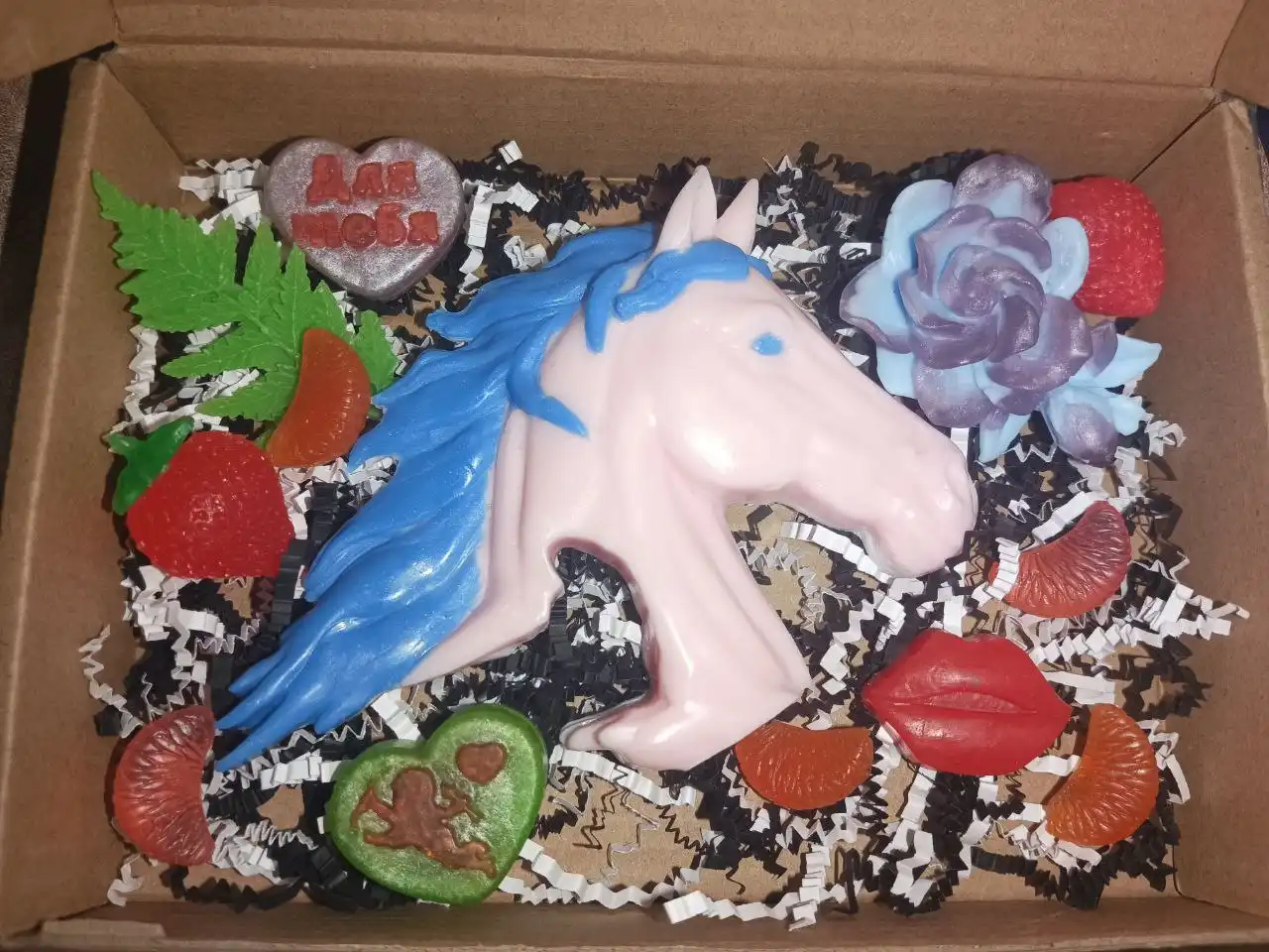 Подарочные наборы новогоднего мыла и сувениры ручной работы