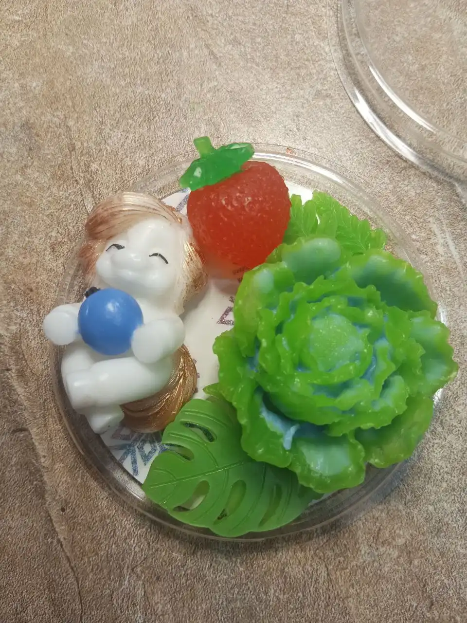 Подарочные наборы новогоднего мыла и сувениры ручной работы