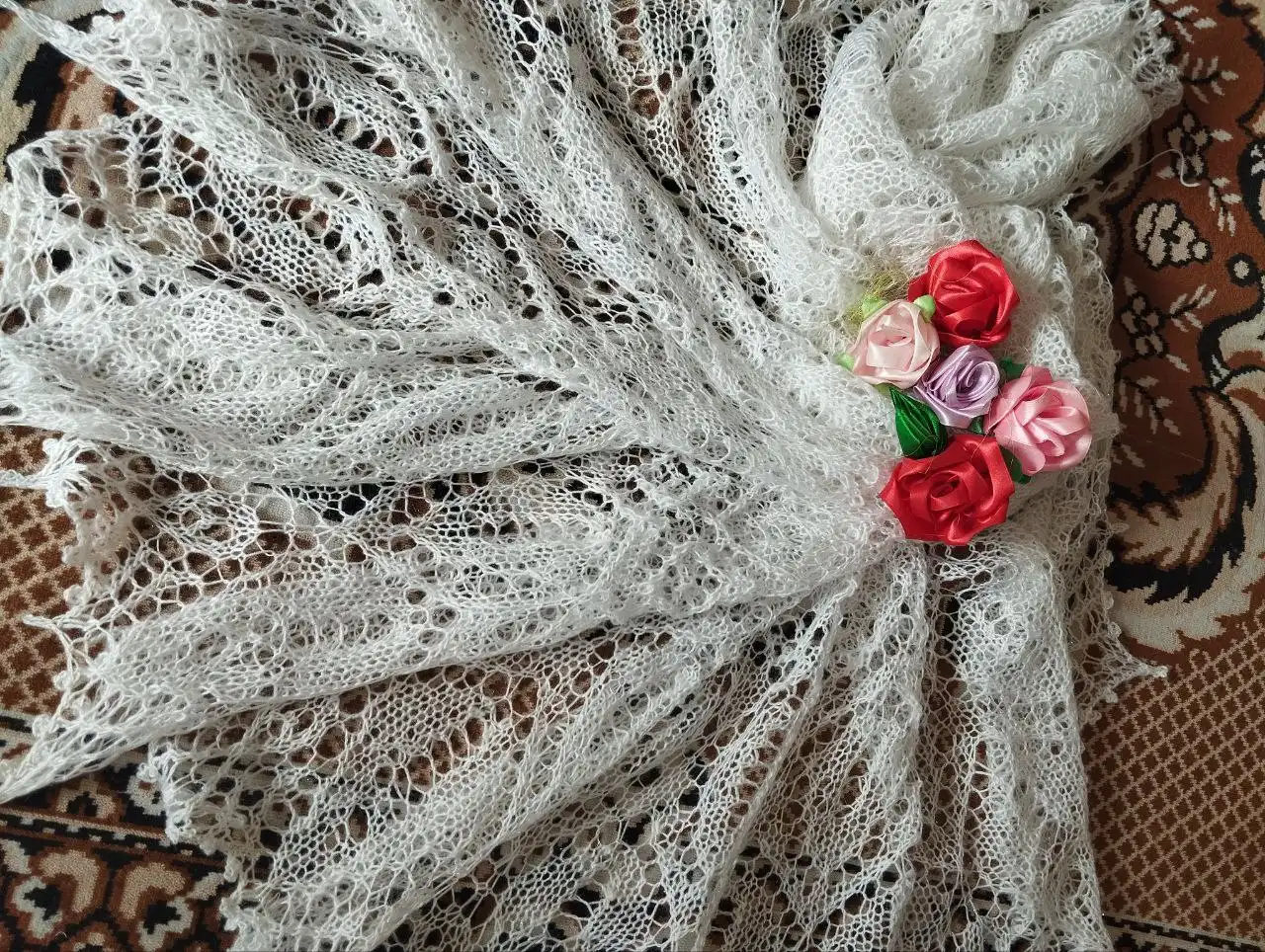 Шали паутинка в ассортименте