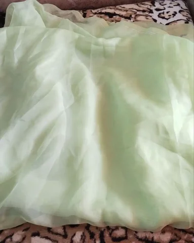 Продам зеленую тюль с дефектами - Барахолка в Братск