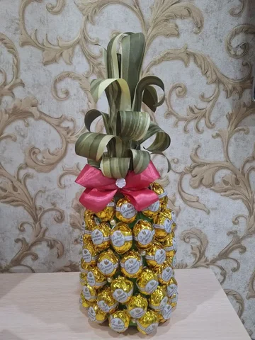 Продам ананас из конфет, чехол для шампанского - Барахолка в Братск