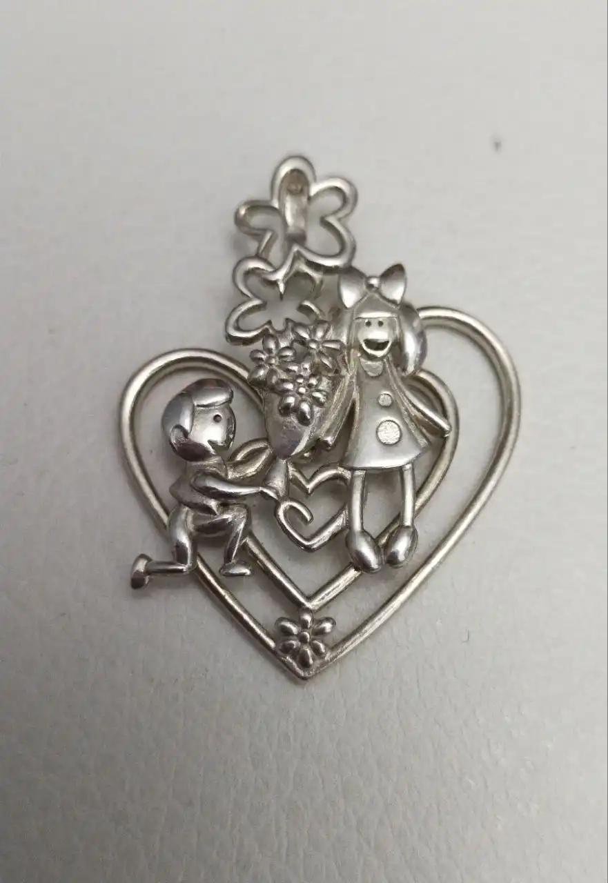 Продам серебряную подвеску