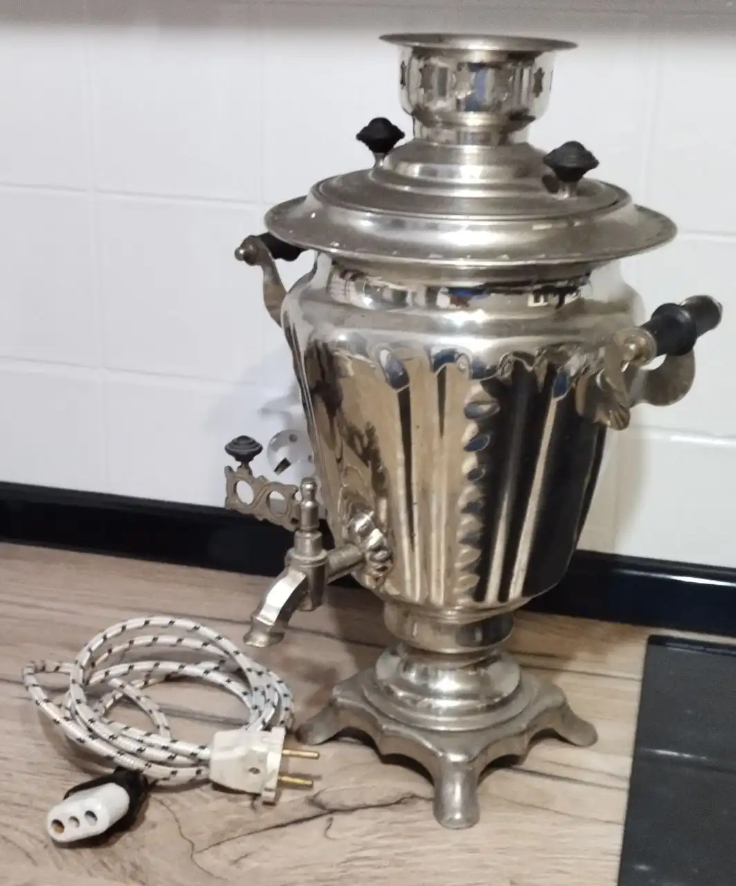 Продам нерабочий самовар для фотосессии - Барахолка в Братск