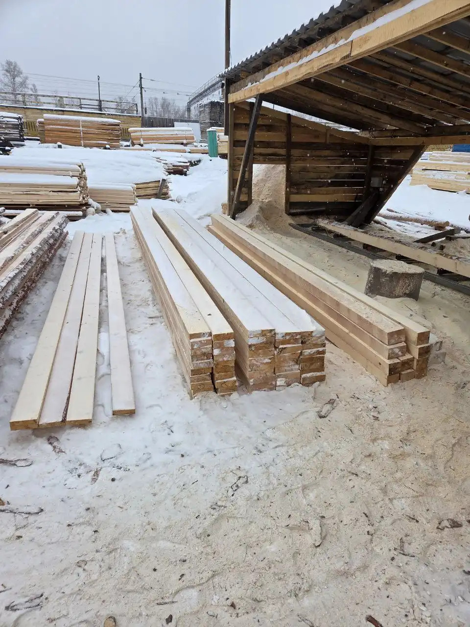 Продам брус и доску из сосны и лиственницы - Барахолка в Братск