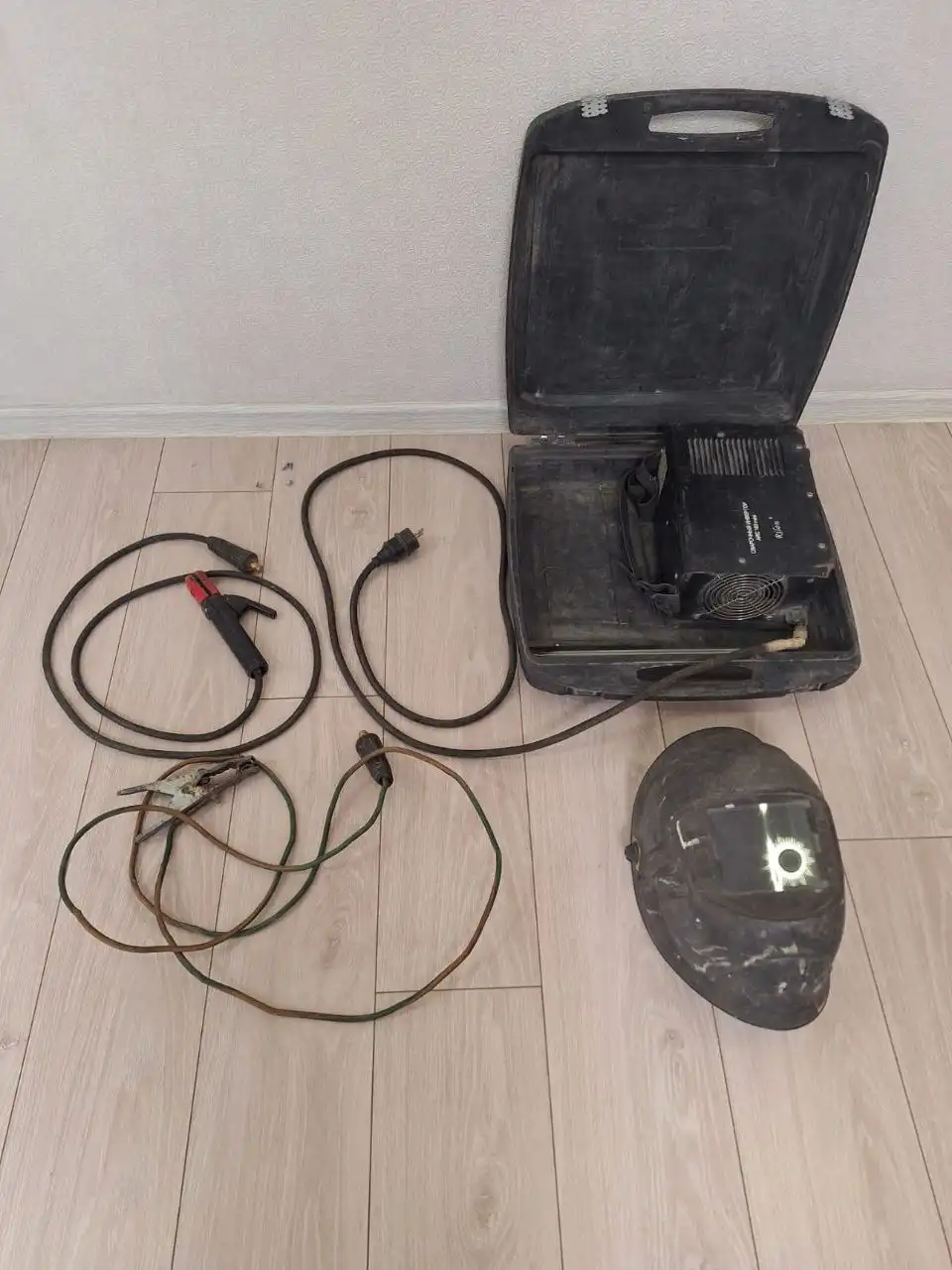 Сварочный аппарат в рабочем состоянии - Сварочный аппарат (Барахолка) в Братск